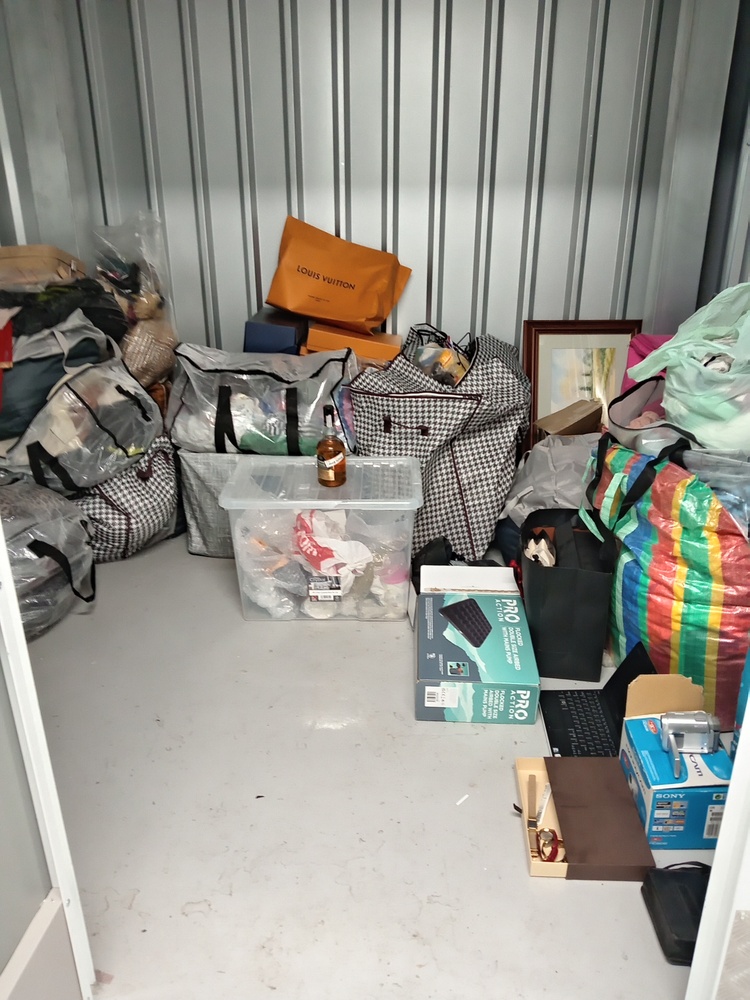 Big Padlock Dartford Ltd  Storage auction IB-1384