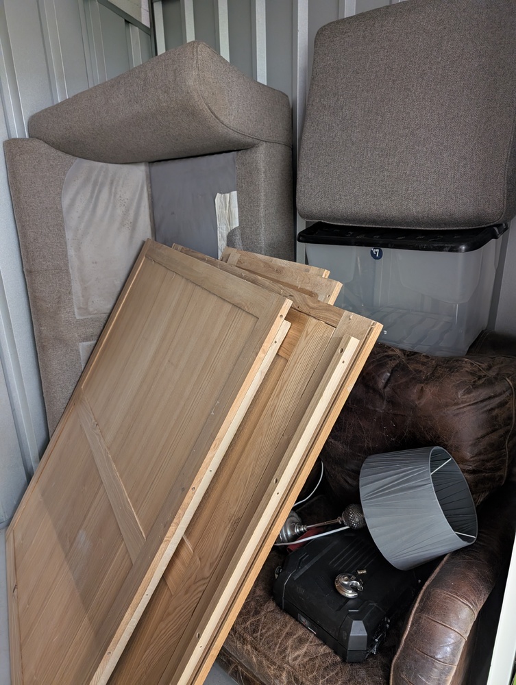 StorageMart Newhaven Self storage unit auction IB-4917