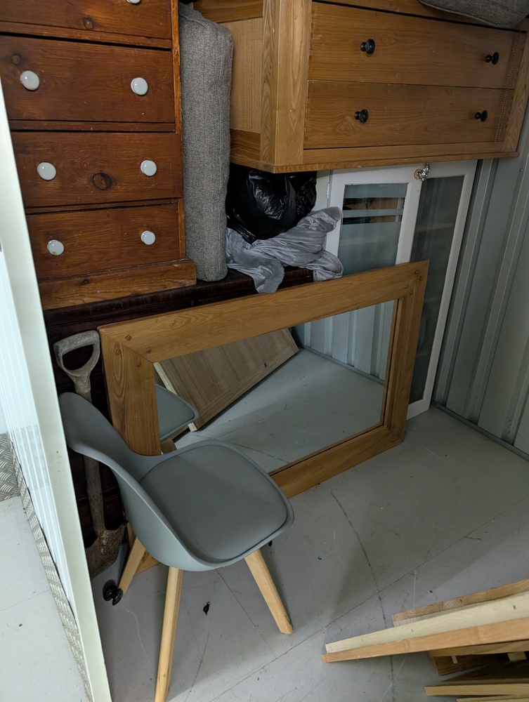 StorageMart Newhaven Self storage auction IB-4917