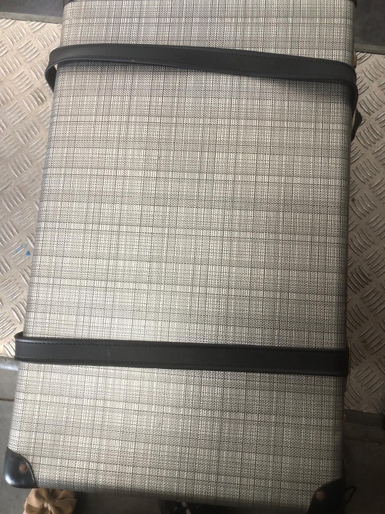 Eastbourne Self storage unit auction IB-1538 63