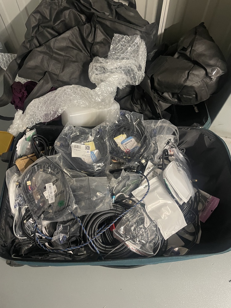 Feltham Storage Unit auction IB-9726