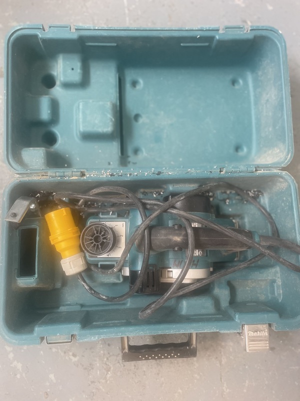 Brentford Storage Unit auction IB-7821