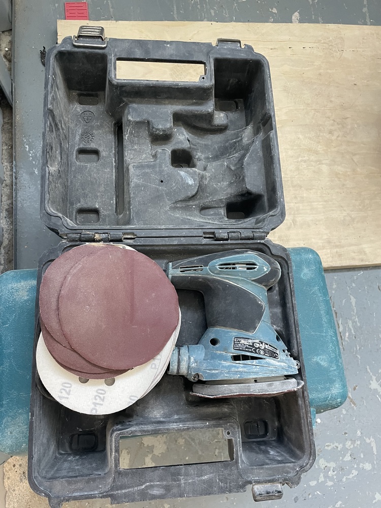 Brentford Storage auction IB-7821 10