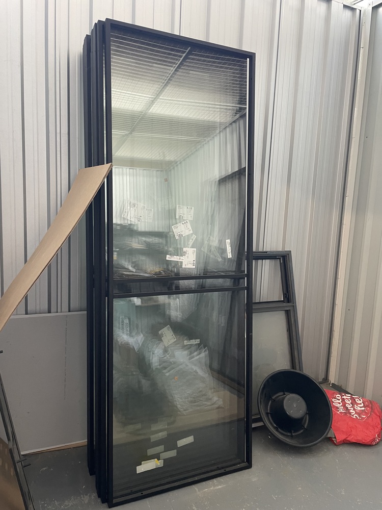 Brentford Self storage auction IB-7821 14