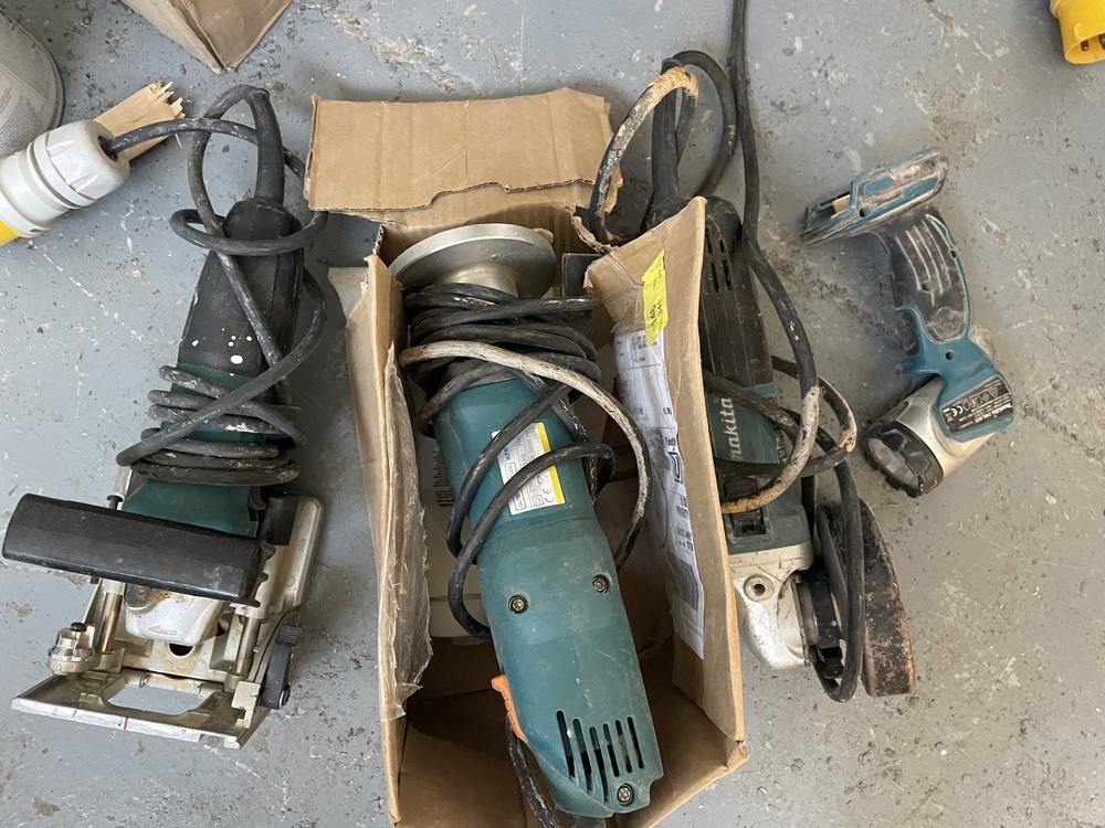 Brentford Storage auction IB-7821 20