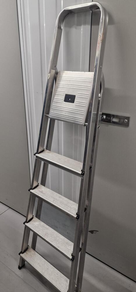 Wednesbury Storage auction IB-3268