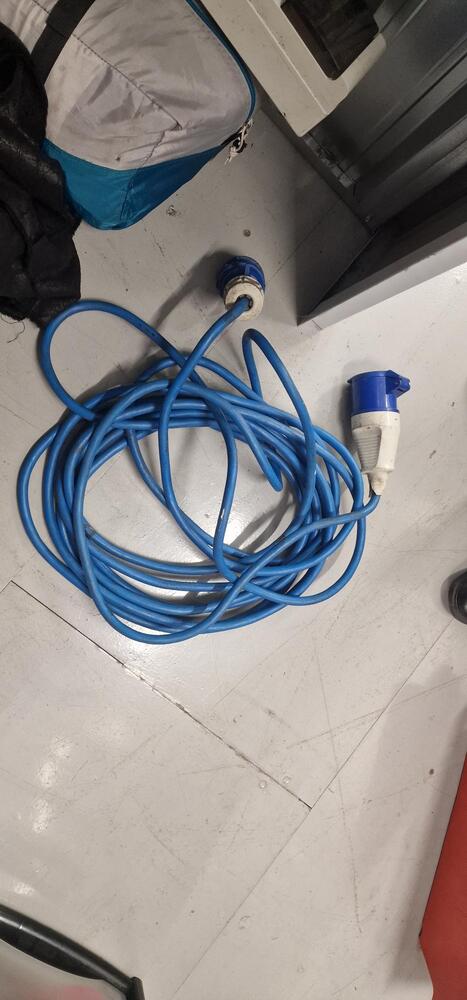 Wednesbury storage facility unit auction IB-3268 16