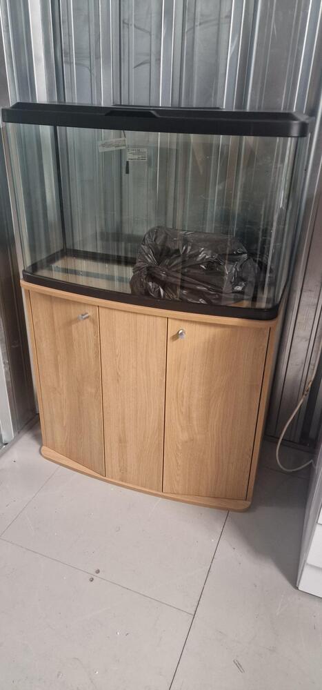 Wednesbury Self storage unit auction IB-8242 13