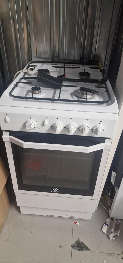 Wednesbury storage facility unit auction IB-8242 36