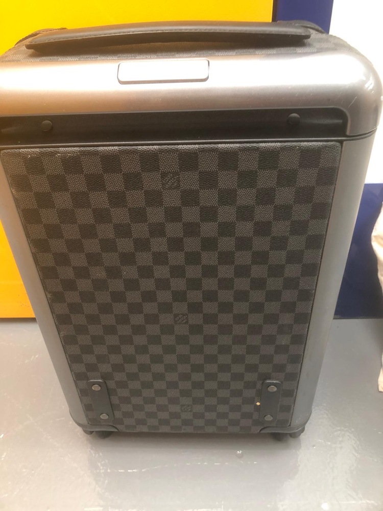 Crystal Palace Storage Unit auction IB-4814