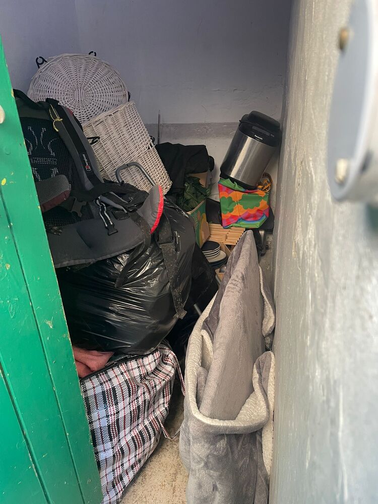 Nottingham Self storage unit auction IB-7007