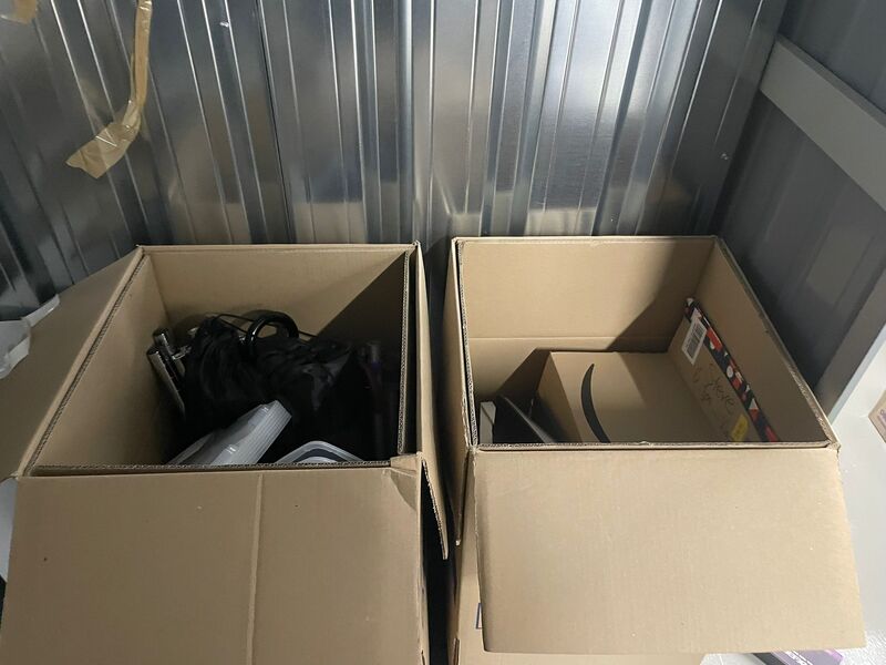 Sheffield Storage Unit auction IB-7498