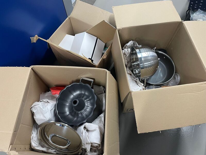 Sheffield Storage Unit auction IB-7498 12