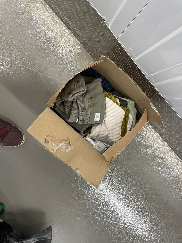 Sheffield Self storage unit auction IB-1707 13