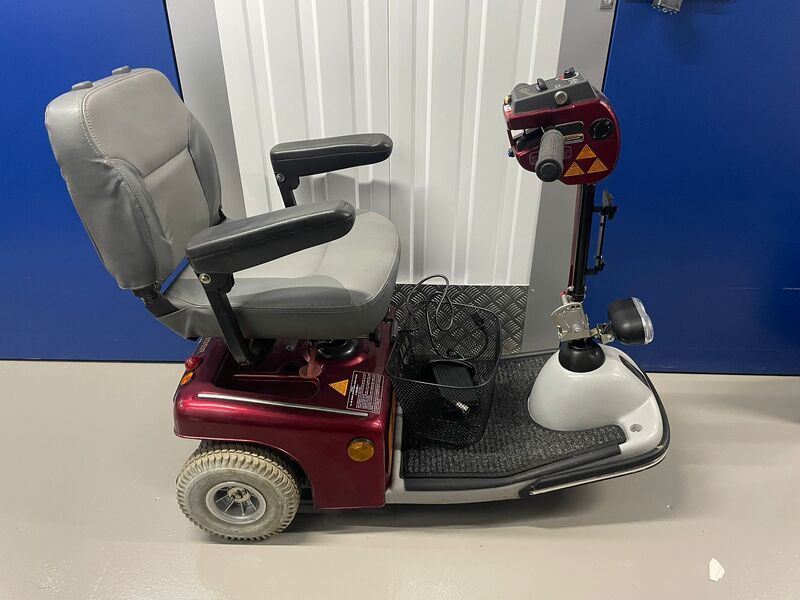 Sheffield Storage auction IB-7981 10
