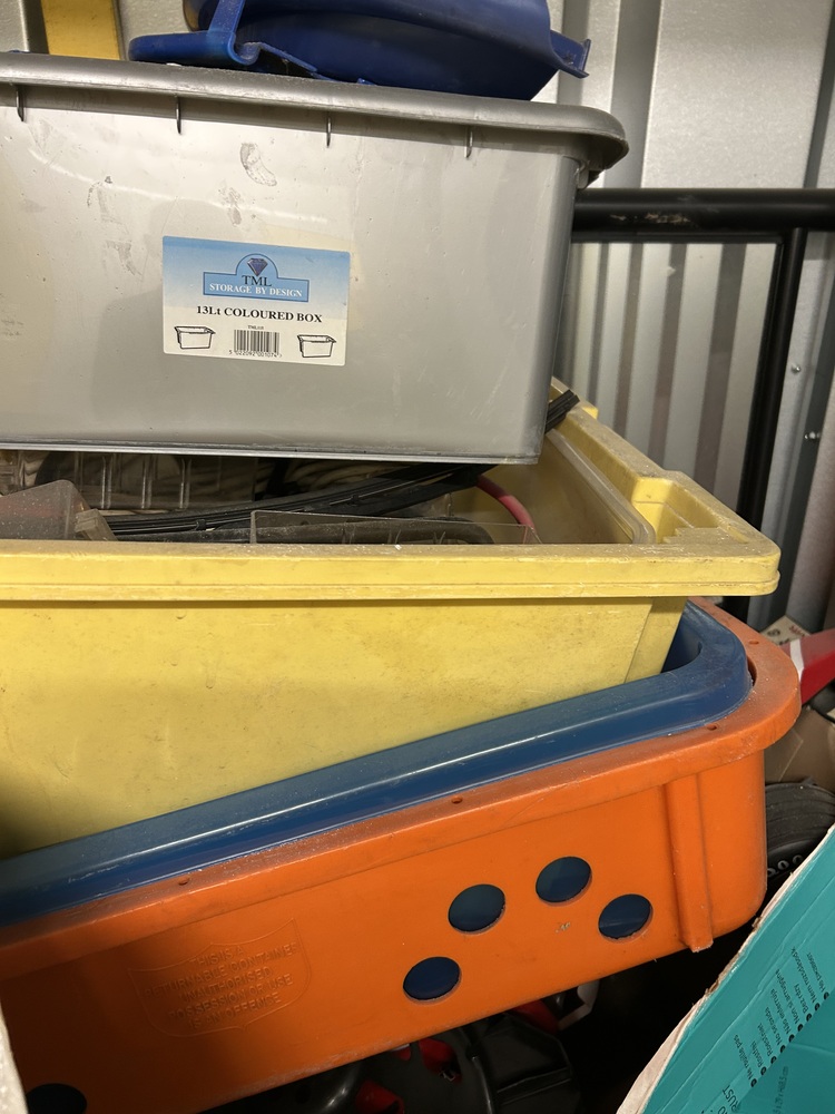 Barking Self storage auction IB-6739