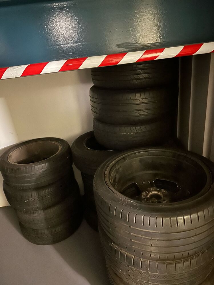 Swindon Storage auction IB-7943