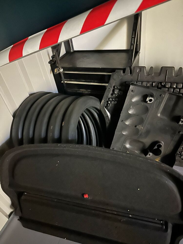 Swindon Storage Unit auction IB-7943