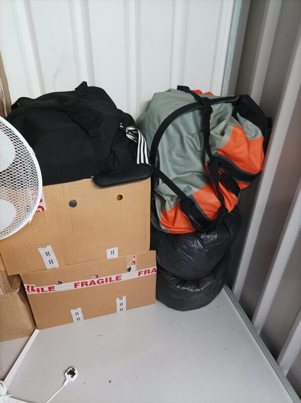 iBidOnStorage.co.uk StorageMart Auction 16613487183673