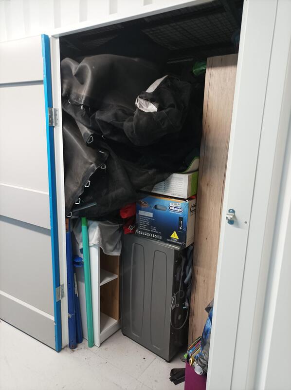 iBidOnStorage.co.uk StorageMart Auction 16613492642400