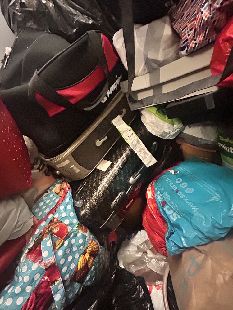 Isleworth Storage Unit auction IB-4608