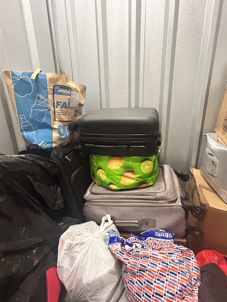 Isleworth storage facility unit auction IB-4608