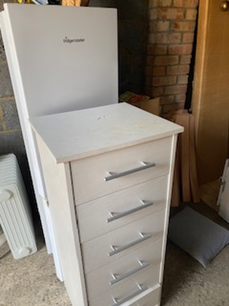 KMP Storage Unit auction IB-4966
