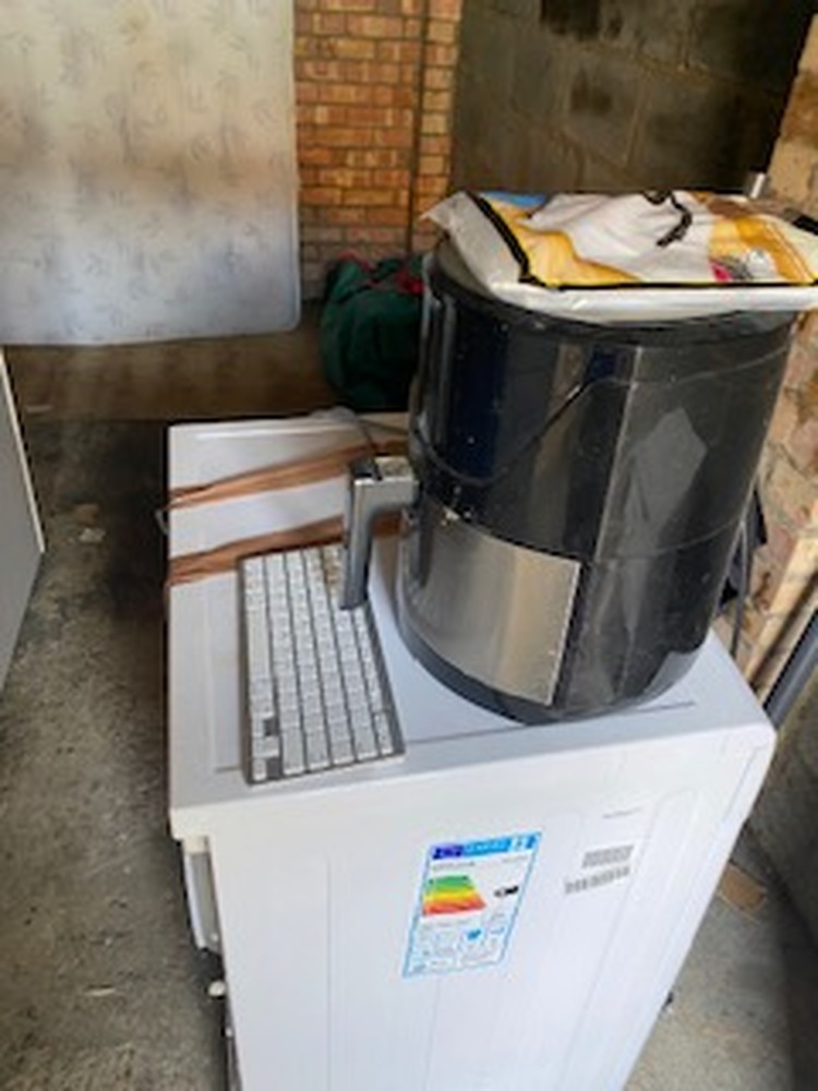 KMP Self storage unit auction IB-4966 13