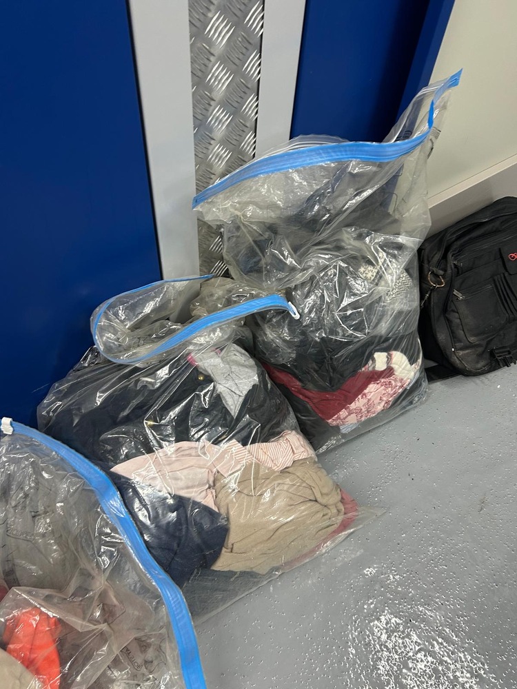 Paddington Self storage unit auction IB-3150 13