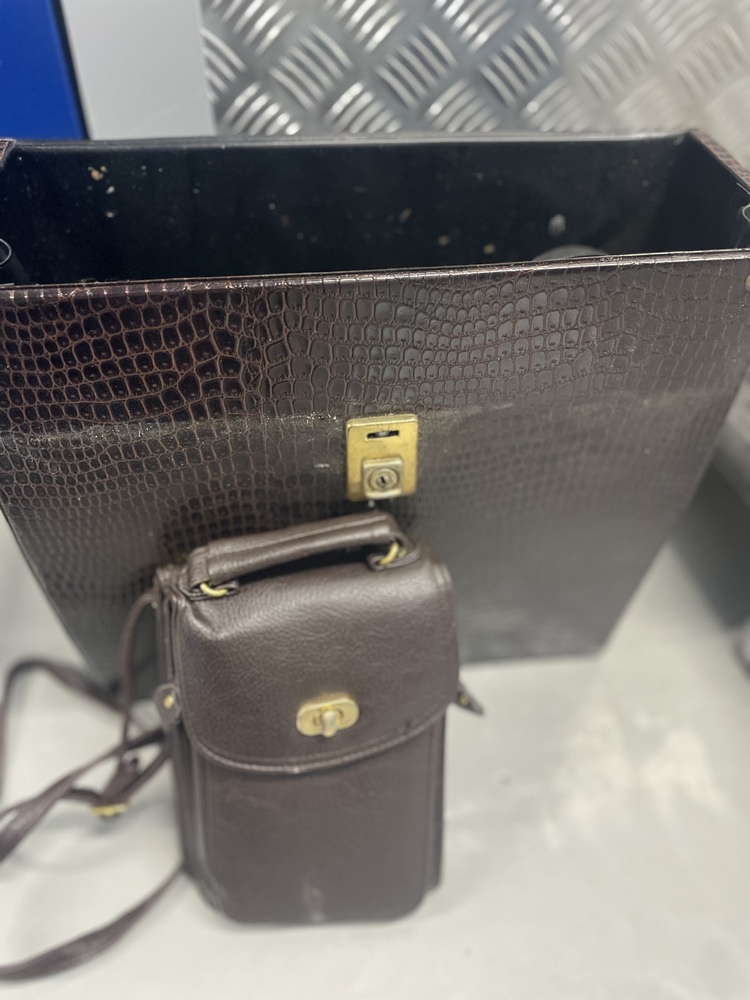 Paddington Storage auction IB-4080