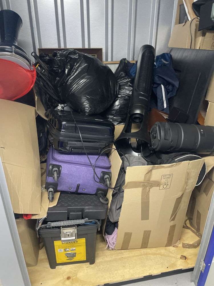 Paddington Self storage unit auction IB-8960