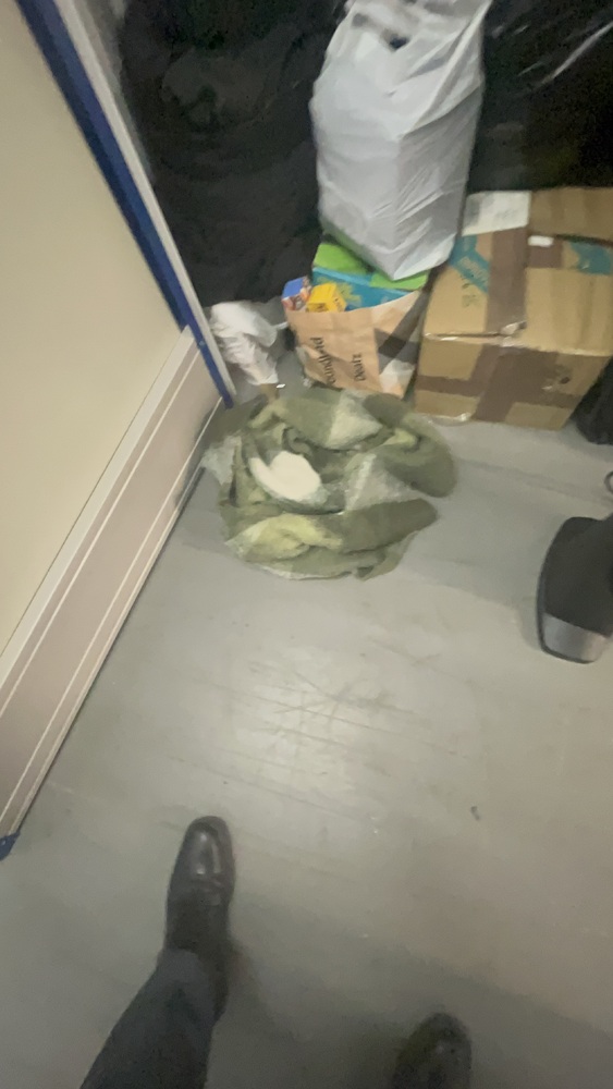 Reading Storage Unit auction IB-5037