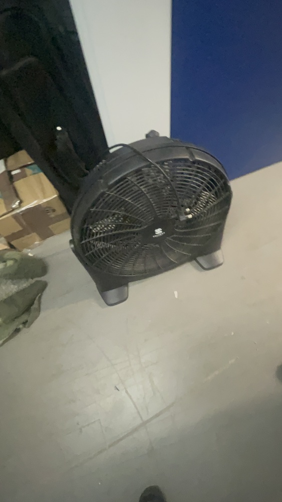 Reading Self storage unit auction IB-5037