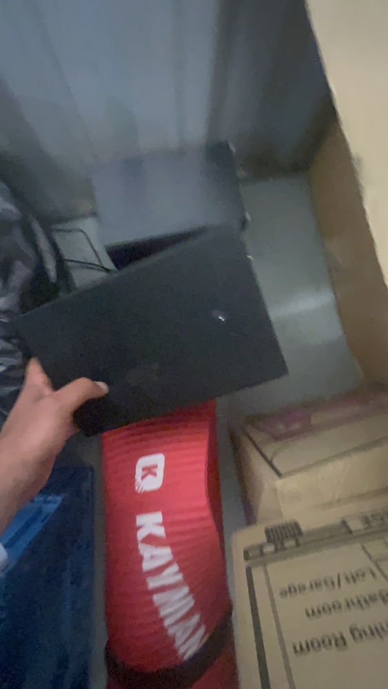 Reading storage facility unit auction IB-5602 46
