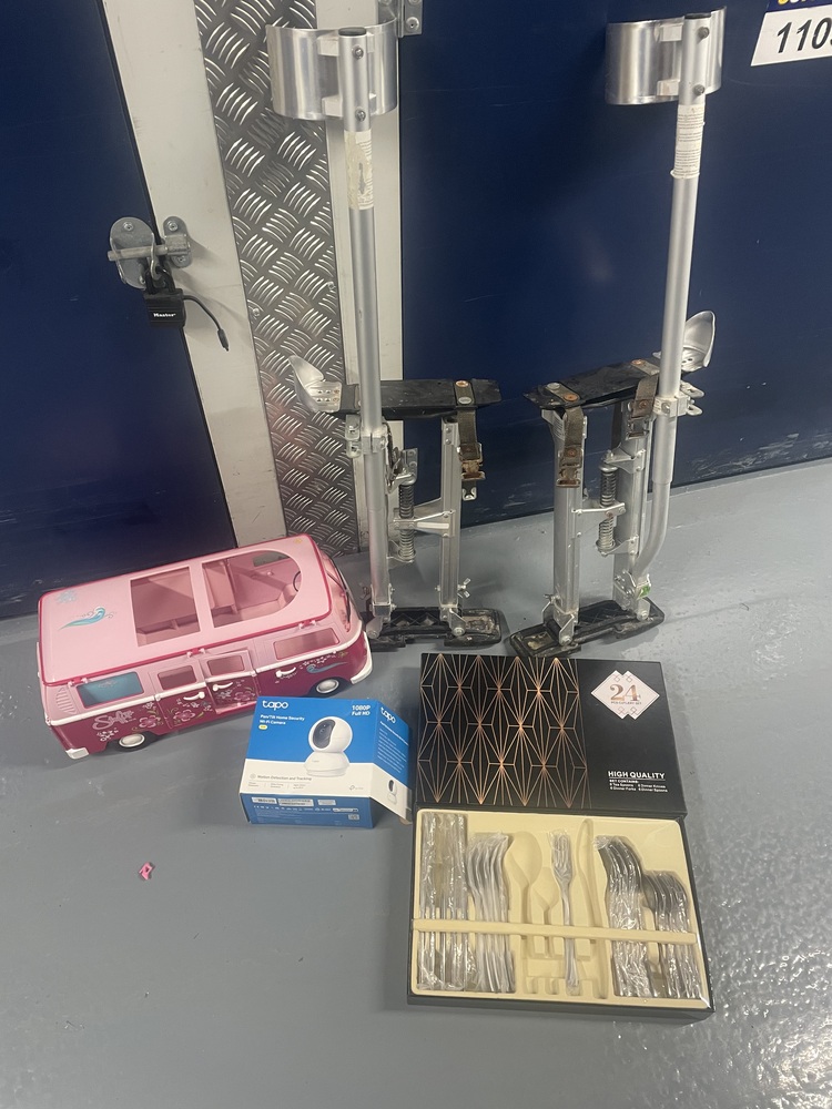 Ruislip Self storage unit auction IB-8930