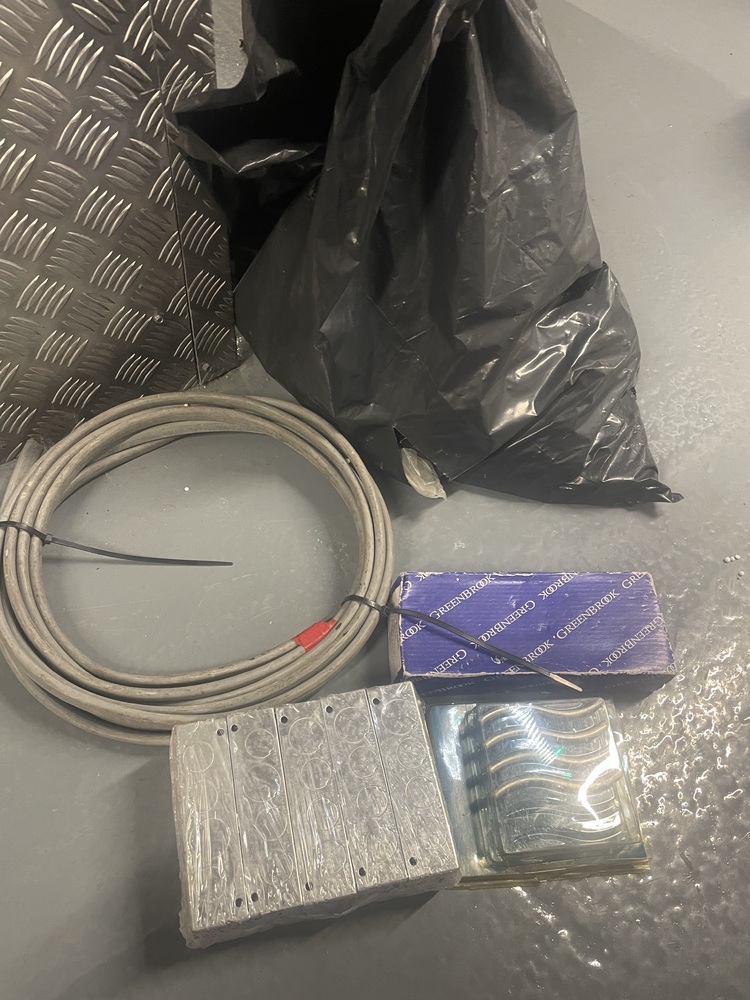 Ruislip Storage Unit auction IB-8930 12