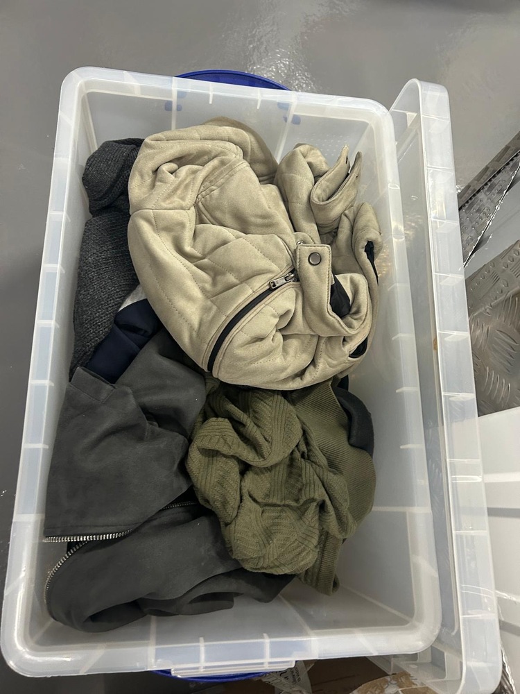 Edgware Storage Unit auction IB-2798 12