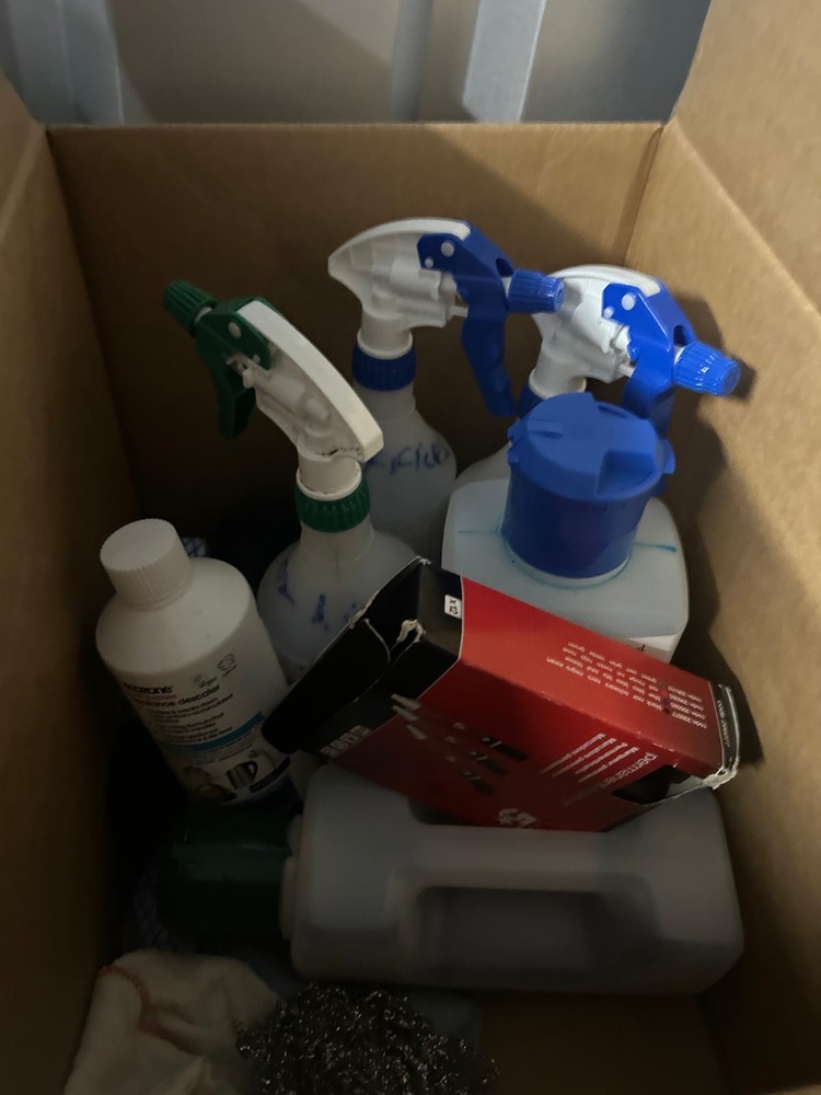 Edgware Self storage unit auction IB-2798 23