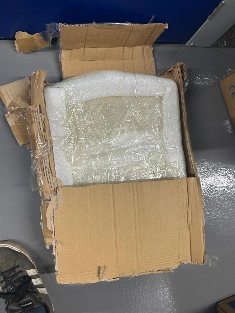 Edgware Storage Unit auction IB-2798 32
