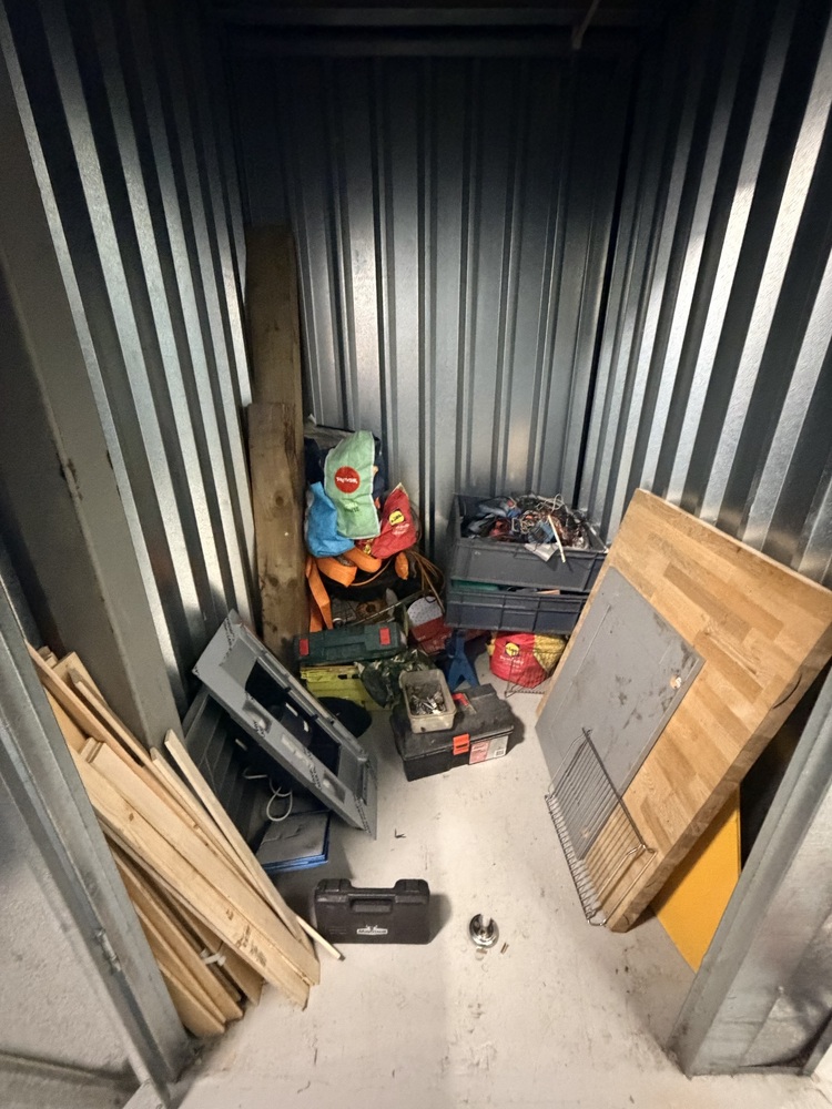 StorageMart Brighton (Hyde Business Park) Storage auction IB-8306