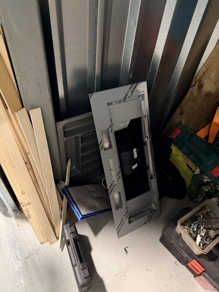 StorageMart Brighton (Hyde Business Park) Storage auction IB-8306 10