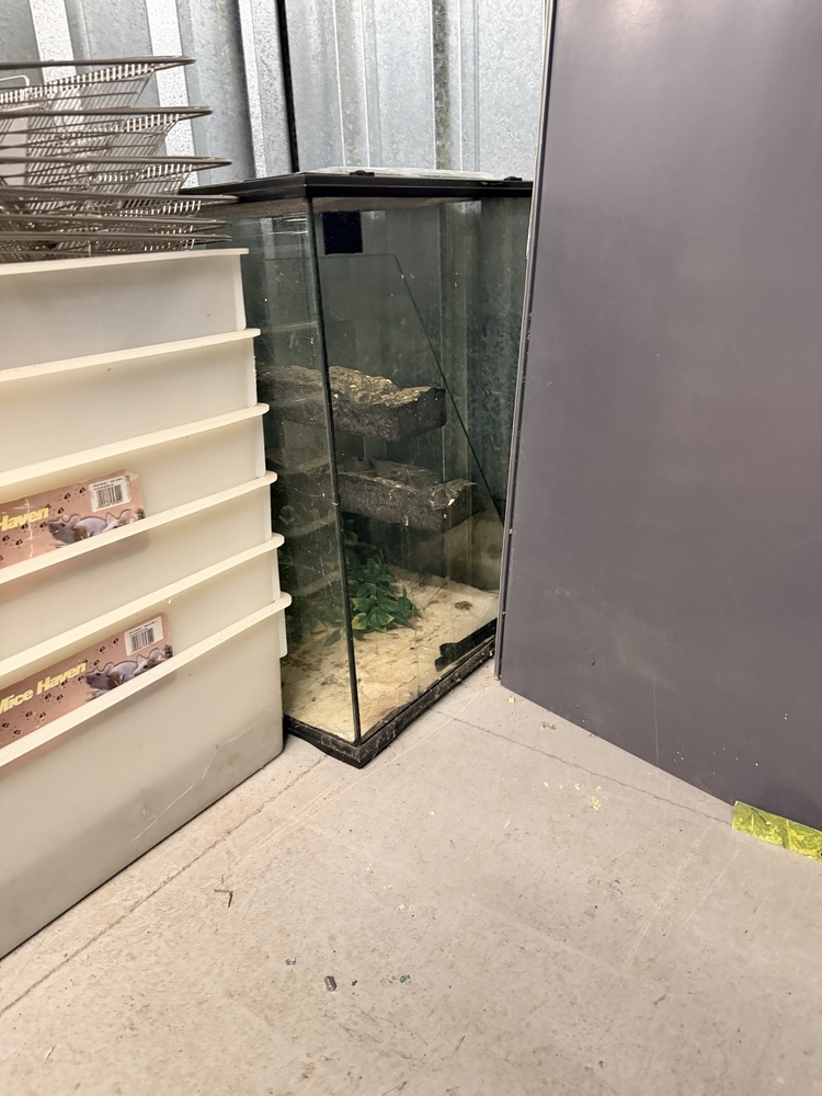 StorageMart Brighton (Hyde Business Park) Self storage auction IB-7721