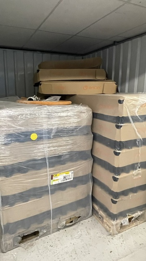 StorageMart Norwich Self storage unit auction IB-4035