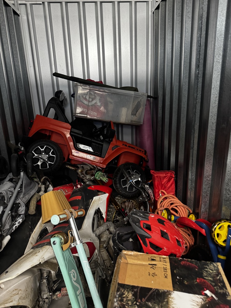 StorageMart Hove Self storage unit auction IB-6441