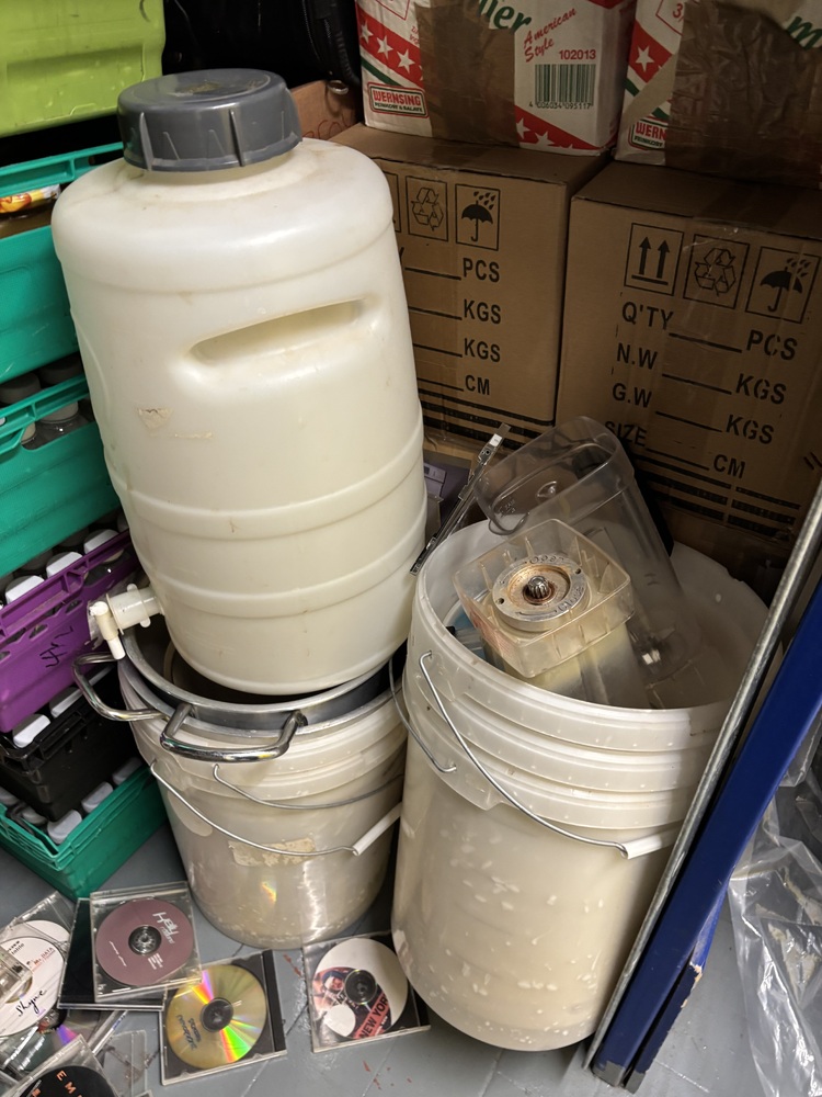 Wood Green Self storage unit auction IB-6034 13