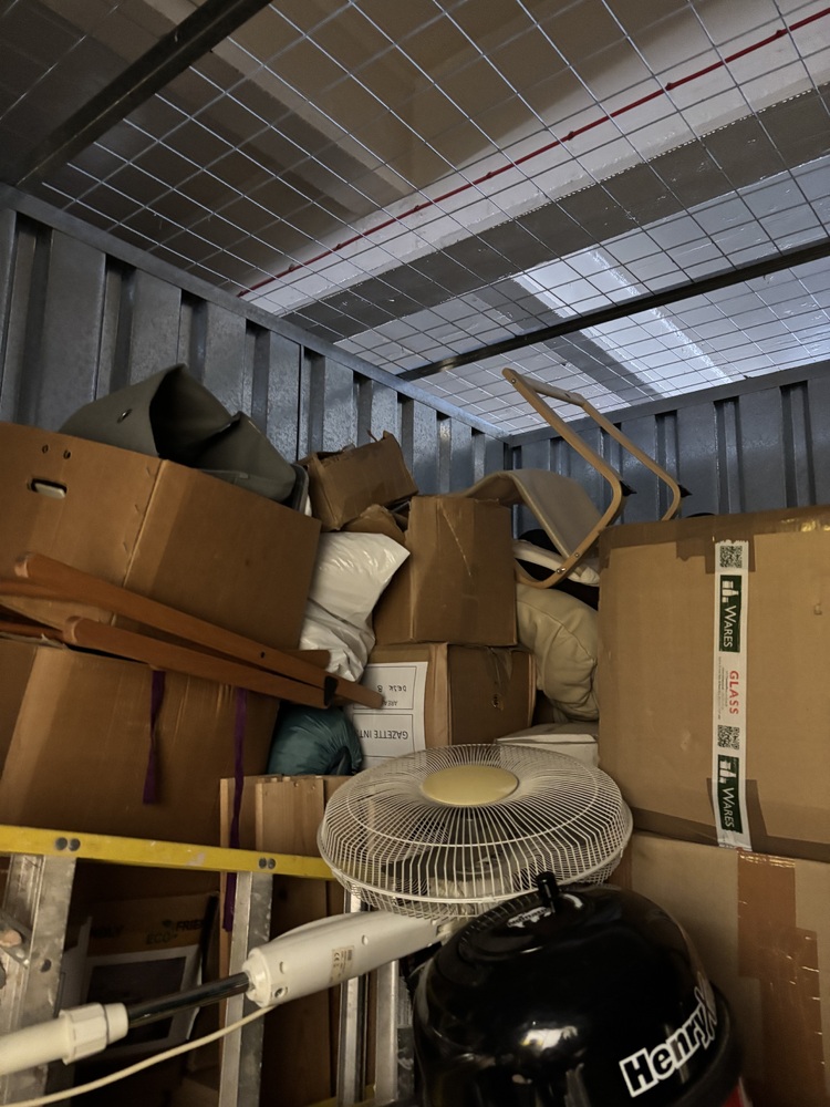Wood Green storage facility unit auction IB-6034 26