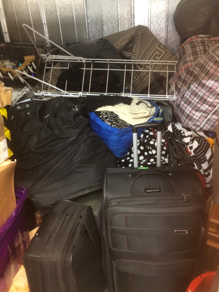 Croydon storage facility unit auction IB-5304