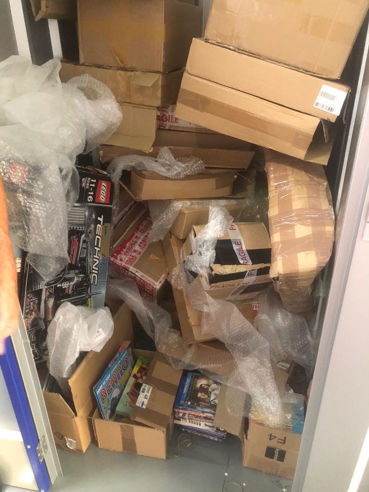 Crayford Storage Unit auction IB-8303 12