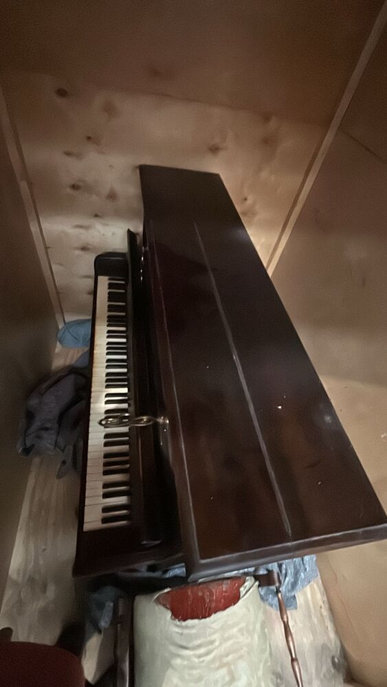 LUTON Storage auction IB-7588