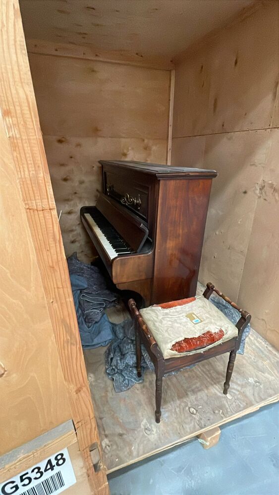 LUTON Self storage facility auction IB-7588